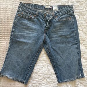 Levi’s 545 crop jeans!